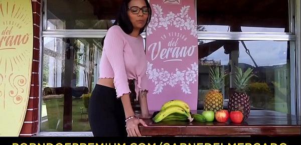  CARNE DEL MERCADO - Sexy Latina Mila Garcia tastes meaty dick and gets fucked